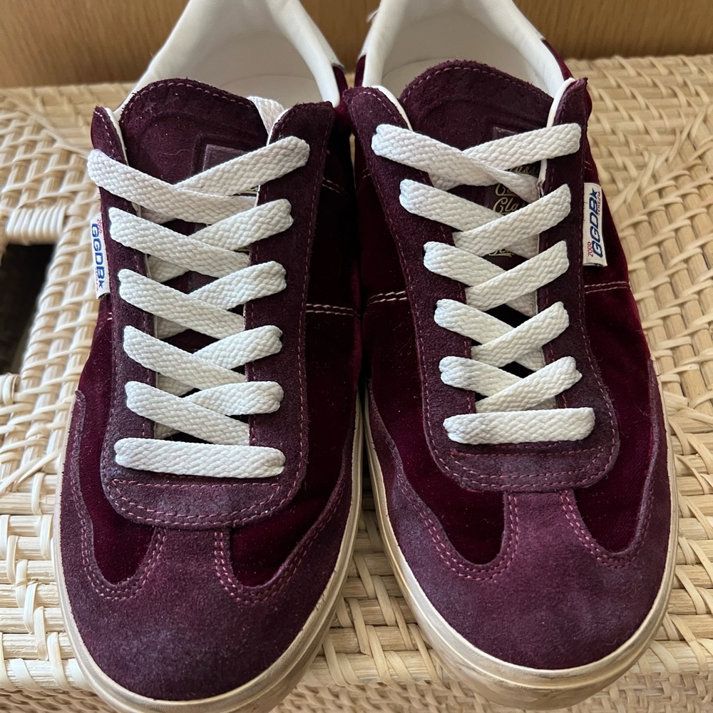 Size 40 Golden Goose worn once (around the house) pristine condition
